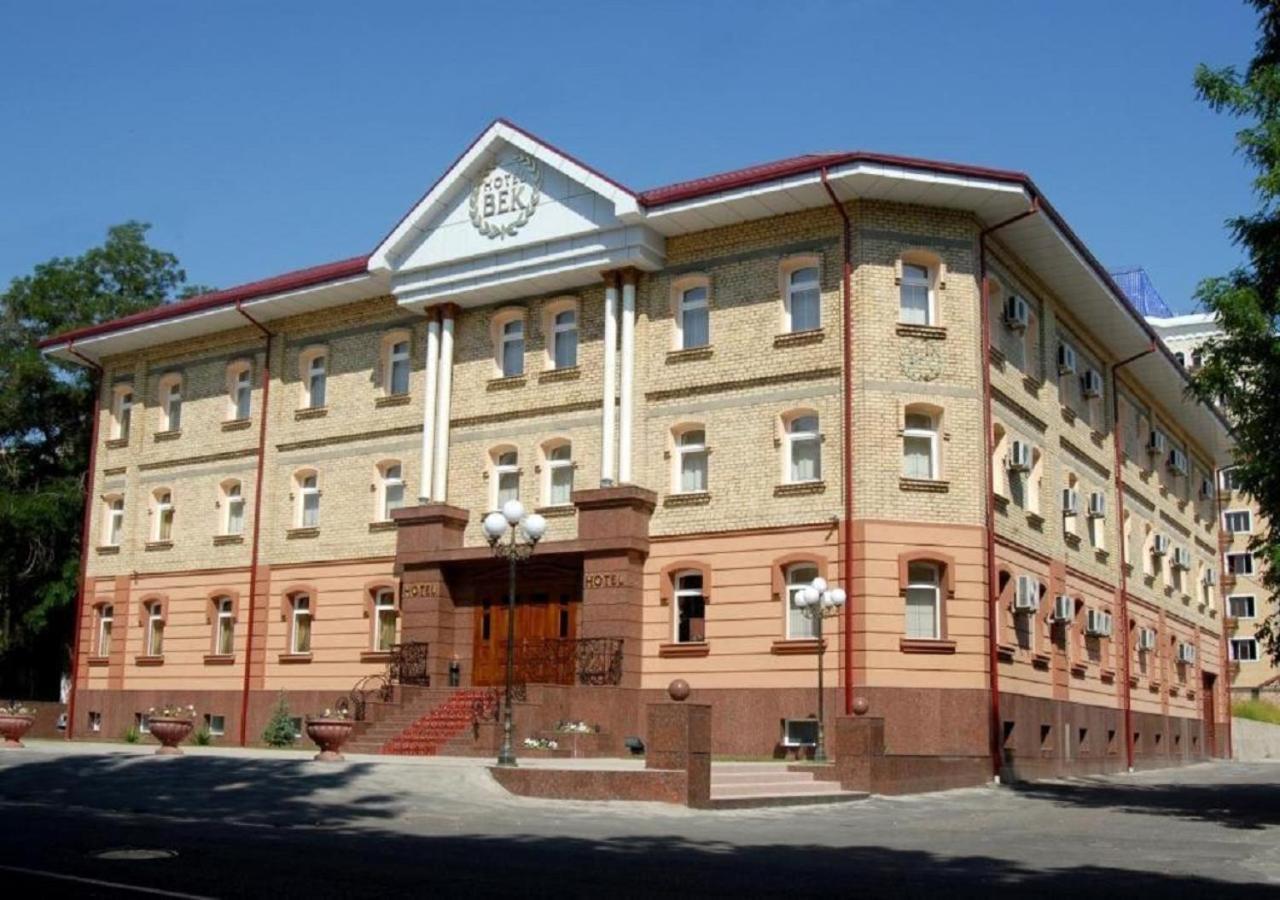 Hotel Bek Tashkent Esterno foto