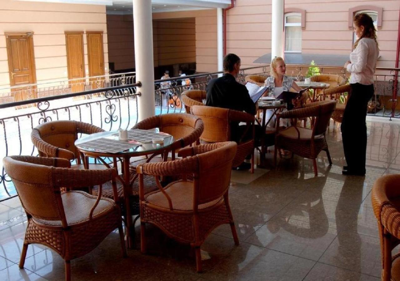 Hotel Bek Tashkent Esterno foto