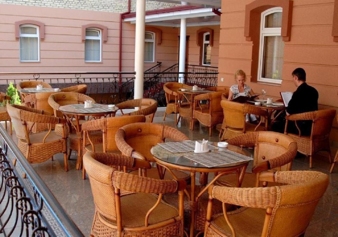 Hotel Bek Tashkent Esterno foto