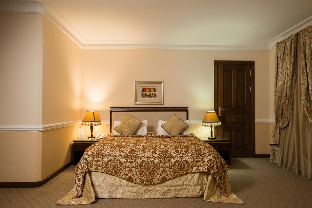 Hotel Bek Tashkent Esterno foto