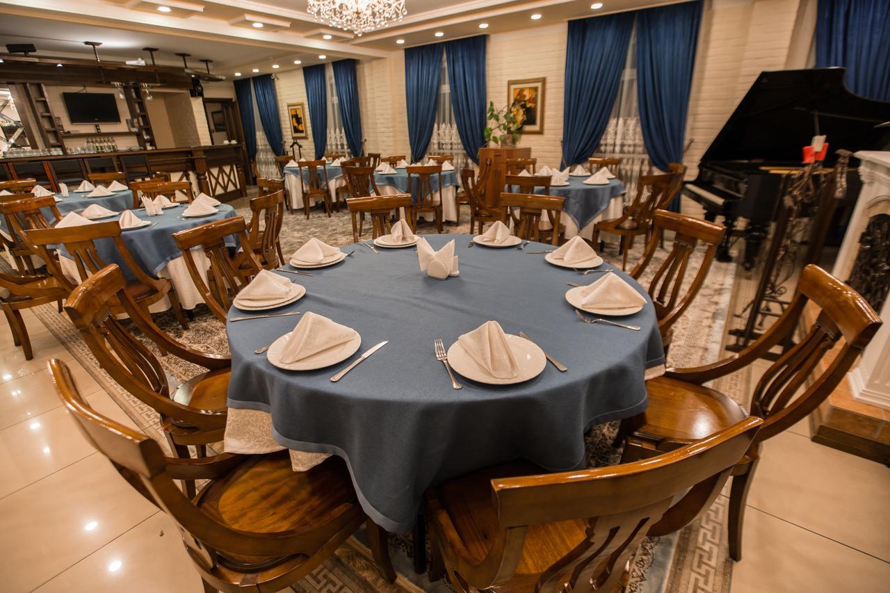 Hotel Bek Tashkent Esterno foto