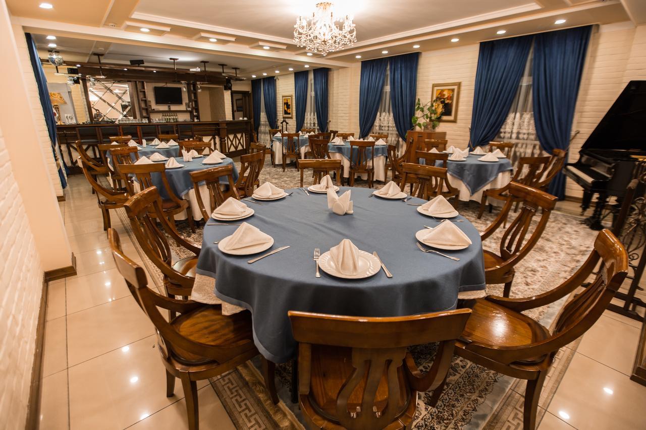 Hotel Bek Tashkent Esterno foto