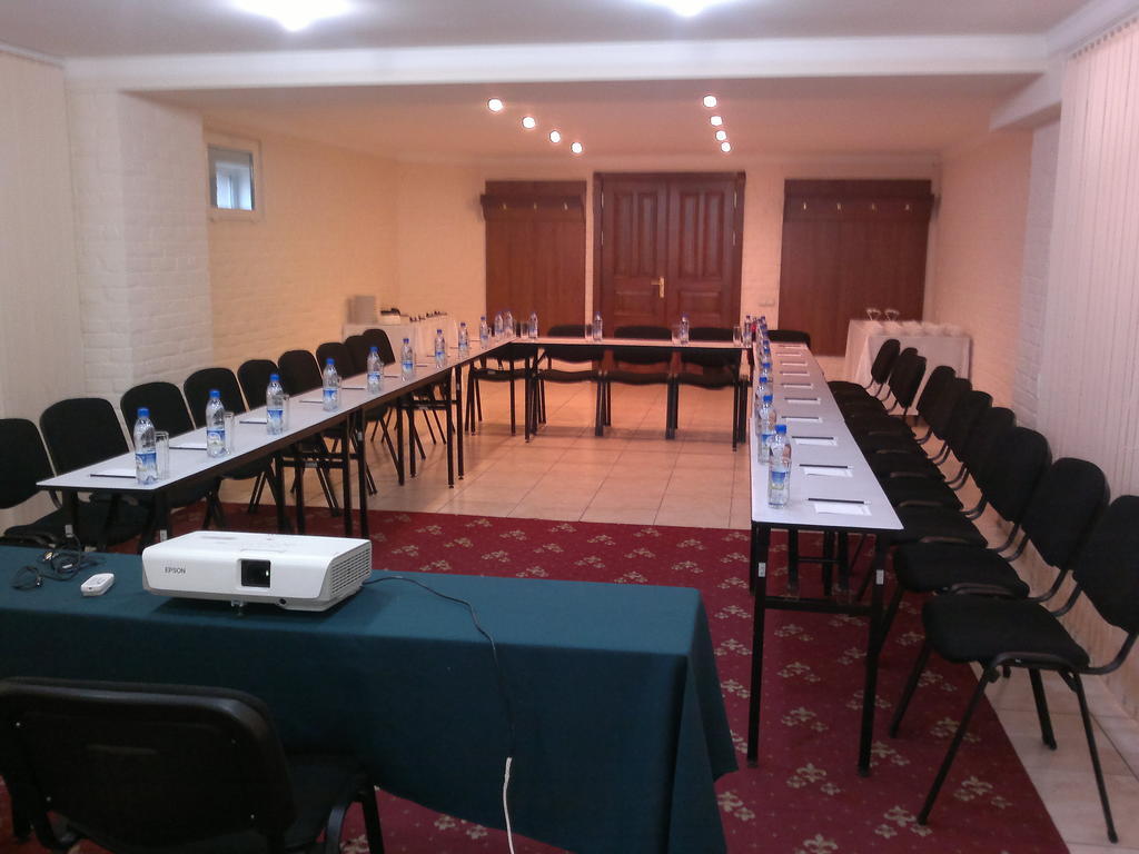 Hotel Bek Tashkent Esterno foto
