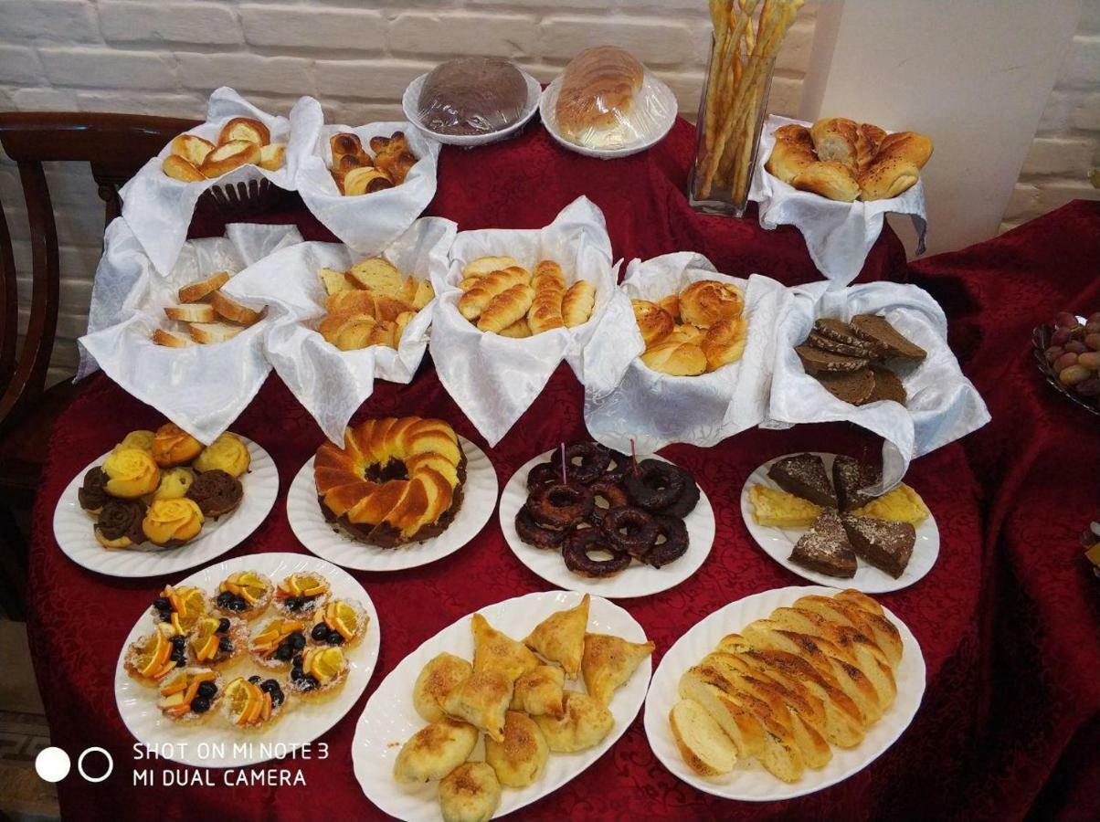 Hotel Bek Tashkent Esterno foto